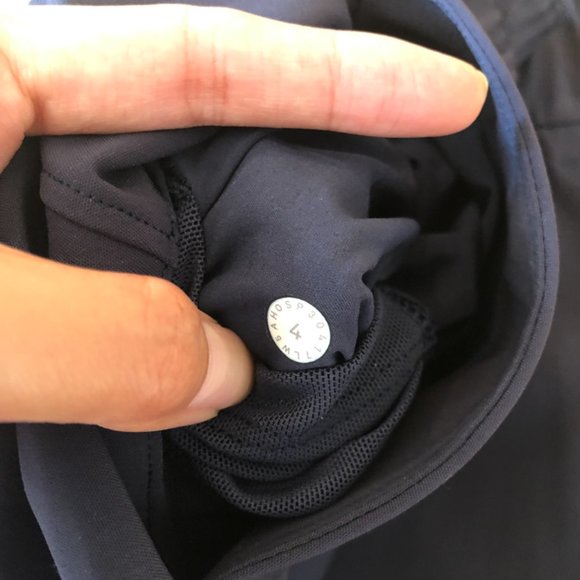 Lululemon Sz 4 On the Fly pants - Picture 2 of 3